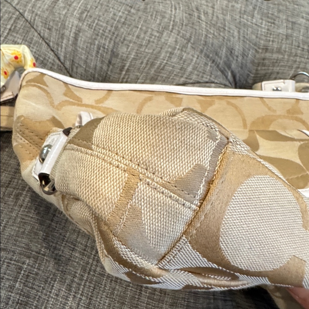 Coach Daisy File Signature Jacquard Tan Crossbody - Picture 15 of 17